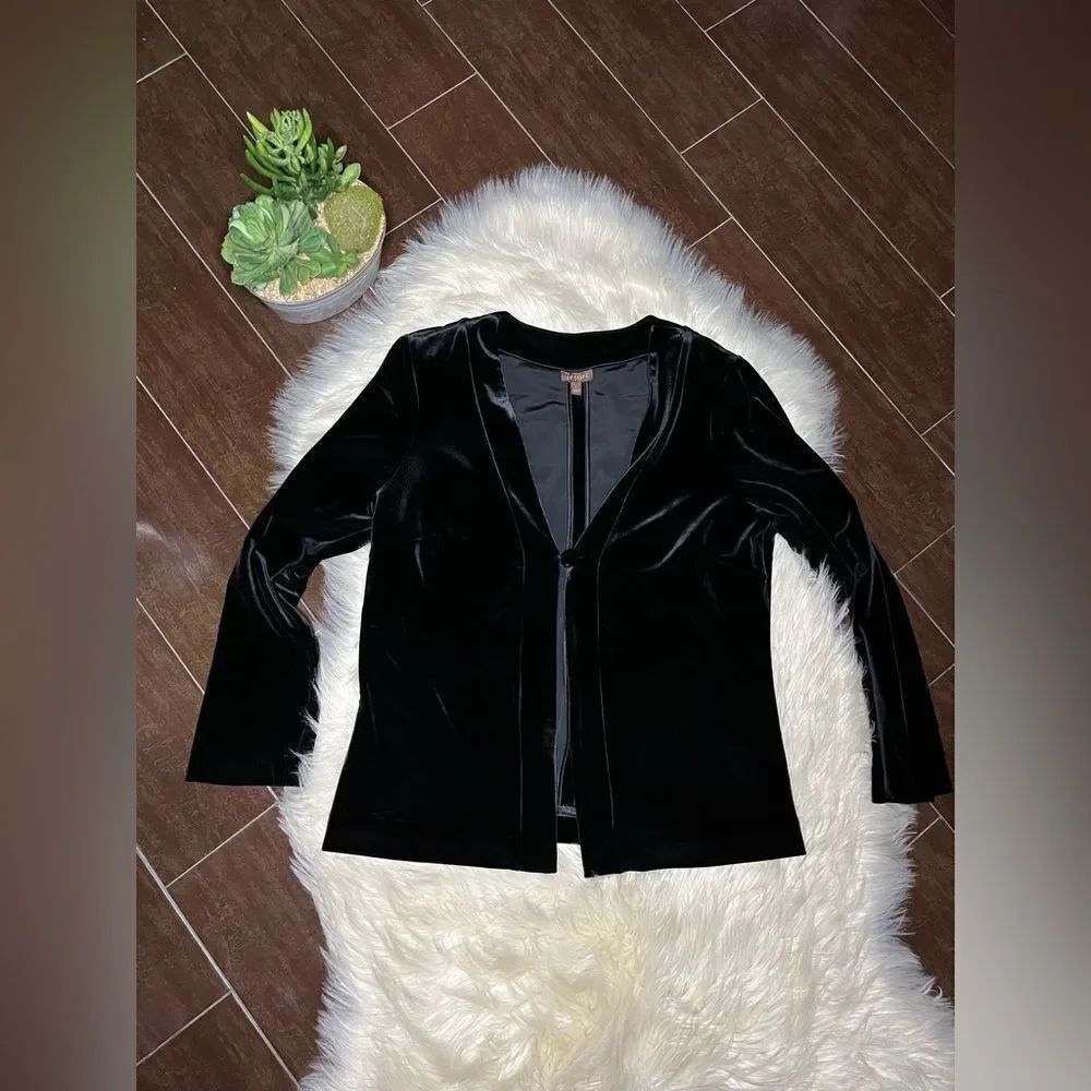 Tesori Black velvet 1 button cardigan sz large